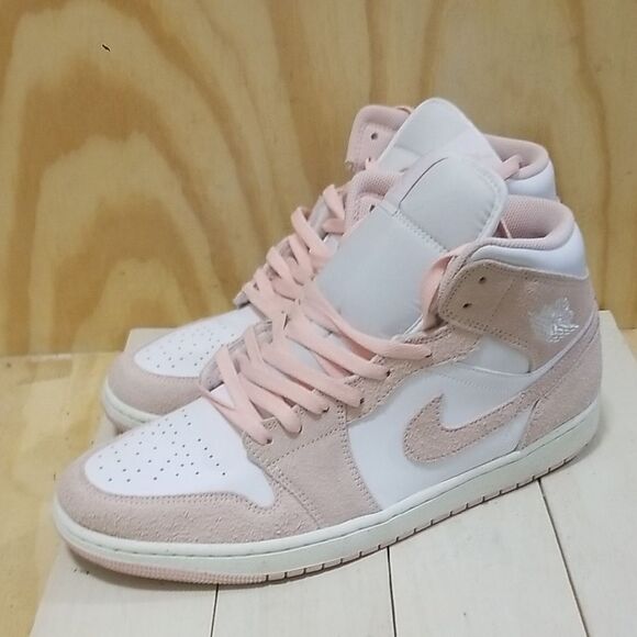 Men NIKE Air Jordan 1 Mid SE Whtie/Legend Pink Mens size 13 - Picture 1 of 7